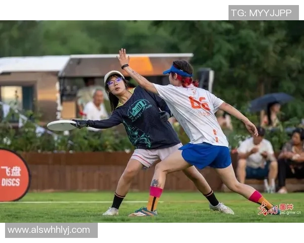 飞盘运动的魅力与挑战:深入探讨上海飞盘队的耐力训练与表现